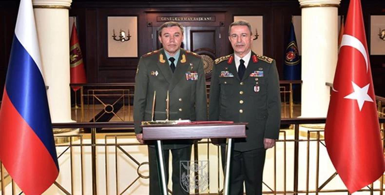 Ρωσία-Τουρκία: Πριν τους προέδρους “τα είπαν” οι Αρχηγοί των ΕΔ… – H εικόνα του Ρώσου Α/ΓΕΕΘΑ όμως λέει πολλά